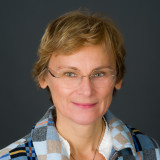 Dekanin Sabine Hirschmann