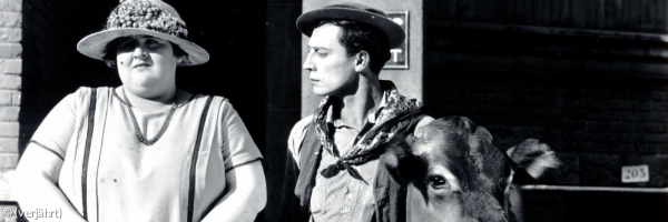 Buster Keaton in einer Schwarz-Weiß-Filmszene