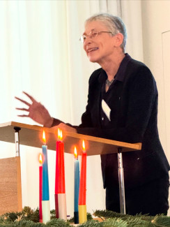 Regionalbischöfin Sachs spricht auf der Synode