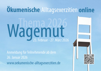 ein schwebender Stuhl vor blauem Himmel