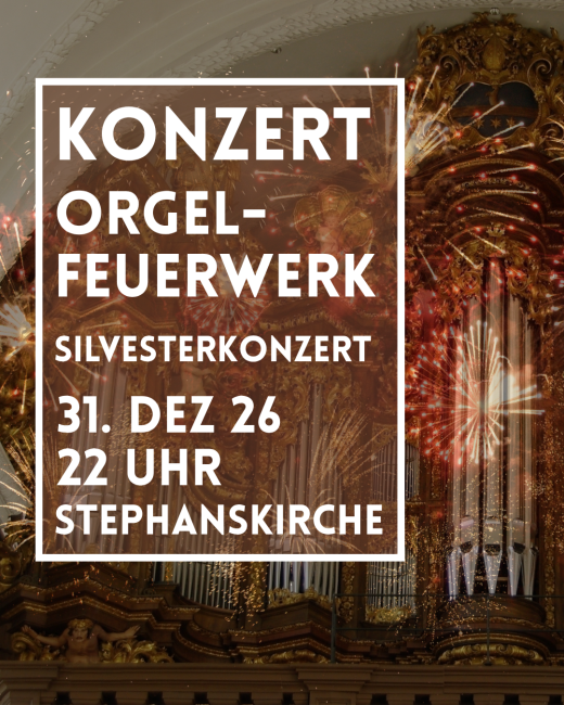 eine Orgel, davor Feuerwerk