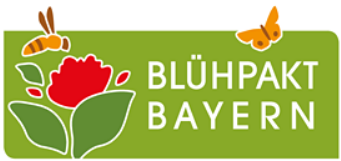 Das grüne Logo von Blühpakt Bayern mit gemalten Blumen und Insekten