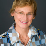 Ein Portraitfoto von Sabine Hirschmann